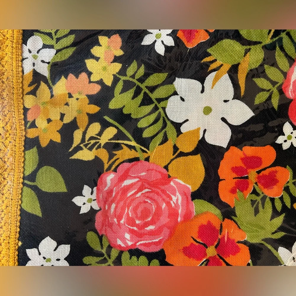 Vintage Deadstock Floral 70s Bedspread w/ Fringe by Cannon Royal Family